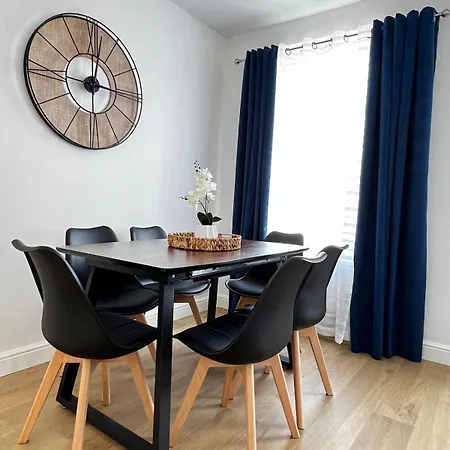 בית נופש Orchid S&n House 2 בריסטול